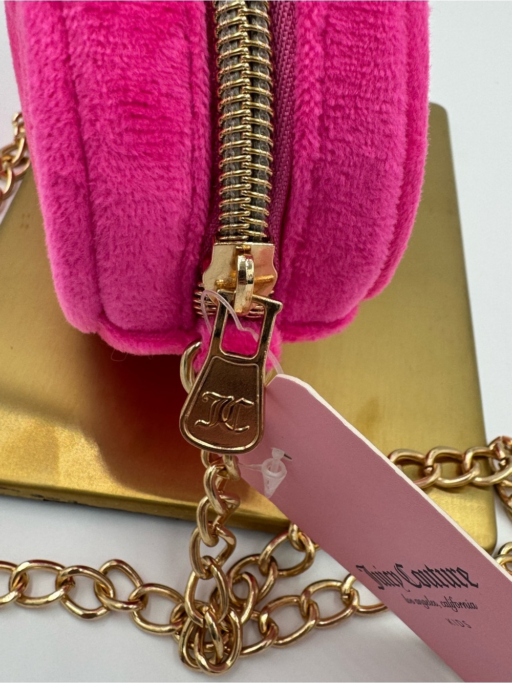 Juicy Couture Hot Pink Heart-Shaped Crossbody with Gold Chain NWT - Picture 6 of 8